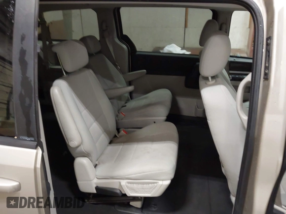2009 Dodge Grand Caravan SXT z VIN 2D8HN541X9R652097, wystawiony jako IAAI lot #42370946 z przebiegiem 189 911 mil mil oraz . Historia ofert i sprzedaży dostępna na DreamBid. Obrazek 8.