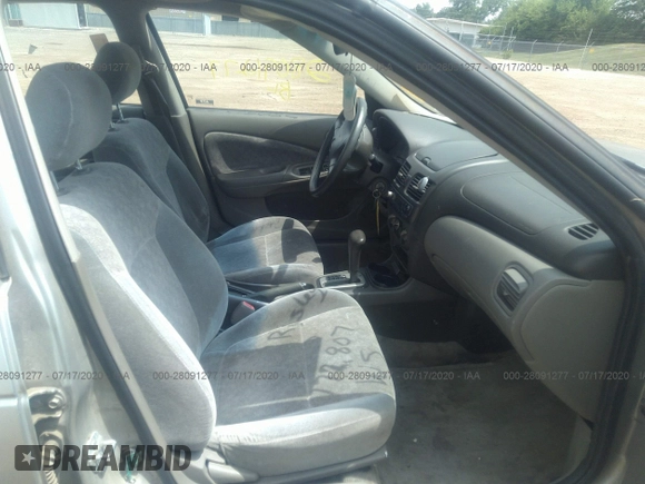 2001 Nissan Sentra GXE z VIN 3N1CB51D61L500385, wystawiony jako IAAI lot #28091277 z przebiegiem 172 807 mil mil oraz . Historia ofert i sprzedaży dostępna na DreamBid. Obrazek 5.