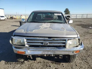 1997 Toyota T100 SR5 with VIN JT4UN24D6V0037539, listed as a Copart auction lot 42195245 with 364,681 mi miles and Salvage Title. Bid and sale history available at DreamBid. Image 5.