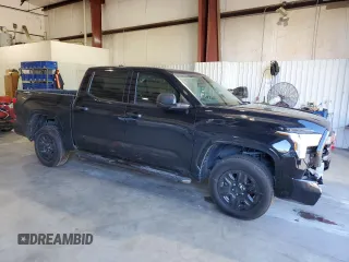 2023 Toyota Tundra SR z VIN 5TFKB5DB8PX113093, wystawiony jako Copart lot #80488324 z przebiegiem 24 200 mil mil oraz Szkoda całkowita • Salvage title. Historia ofert i sprzedaży dostępna na DreamBid. Obrazek 4.
