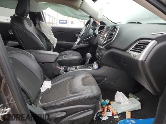 2018 Jeep Cherokee Latitude Plus with VIN 1C4PJLLB7JD584059, listed as a Copart auction lot 43655725 with 30,318 mi miles and Salvage Title. Bid and sale history available at DreamBid. Image 7.
