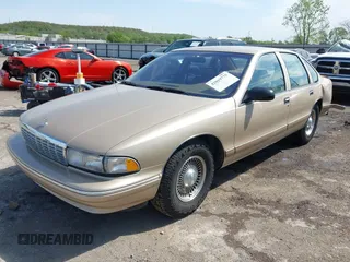 1996 Chevrolet Caprice Classic 1SA Special Value Pkg with VIN 1G1BL52P9TR190980, listed as a IAAI auction lot 42019775 with 135,432 mi miles. Bid and sale history available at carsss.com. Image 17.