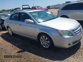 2005 Toyota Avalon XL with VIN 4T1BK36B95U047763, listed as a IAAI auction lot 41996438 with 224,315 mi miles. Bid and sale history available at carsss.com. Image 1.