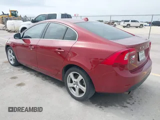 2012 Volvo S60 T5 with VIN YV1622FS2C2049910, listed as a IAAI auction lot 41862502 with 152,161 mi miles. Bid and sale history available at carsss.com. Image 3.