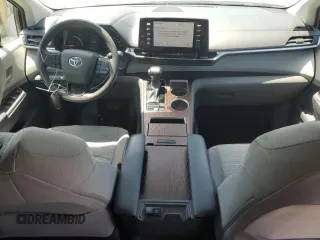 2022 Toyota Sienna LE z VIN 5TDKRKECXNS076178, wystawiony jako Copart lot #57437765 z przebiegiem 42 497 mil mil oraz Szkoda całkowita • Salvage title. Historia ofert i sprzedaży dostępna na DreamBid. Obrazek 8.