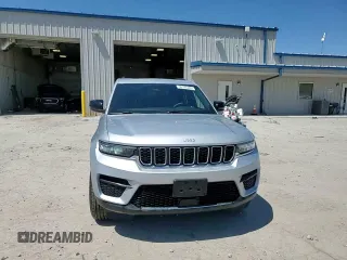 2024 Jeep Grand Cherokee Laredo z VIN 1C4RJHAG0RC159708, wystawiony jako Copart lot #56147465 z przebiegiem 7 221 mil mil oraz Szkoda całkowita • Salvage title. Historia ofert i sprzedaży dostępna na DreamBid. Obrazek 14.