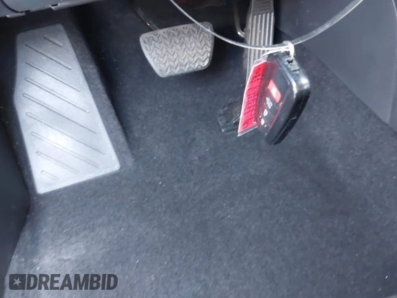 2022 Toyota RAV4 XLE Premium with VIN 2T3C1RFVXNW231752, listed as a IAAI auction lot 42072442 with 7,262 mi miles and . Bid and sale history available at DreamBid. Image 11.