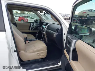 2022 Toyota 4Runner SR5 Premium with VIN JTENU5JR9N6042526, listed as a IAAI auction lot 40919872 with 37,404 mi miles. Bid and sale history available at carsss.com. Image 5.