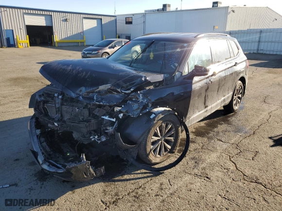 2018 Volkswagen Tiguan SEL with VIN 3VV3B7AX6JM215992, listed as a Copart auction lot 54866255 with 151,800 mi miles and Clean Title. Bid and sale history available at carsss.com. Image 1.