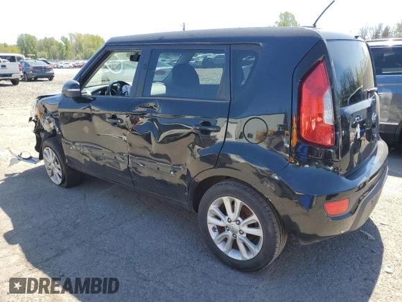 2013 Kia Soul + z VIN KNDJT2A66D7488670, wystawiony jako Copart lot #53429165 z przebiegiem 102 617 mil mil oraz Szkoda całkowita • Salvage title. Historia ofert i sprzedaży dostępna na DreamBid. Obrazek 2.