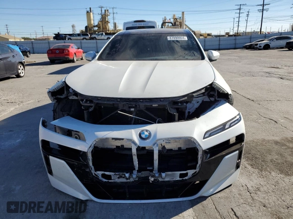 2023 BMW 7 Series 740i with VIN WBA23EH03PCM72085, listed as a Copart auction lot 87090954 with 0 mi miles and Salvage Title. Bid and sale history available at carsss.com. Image 5.