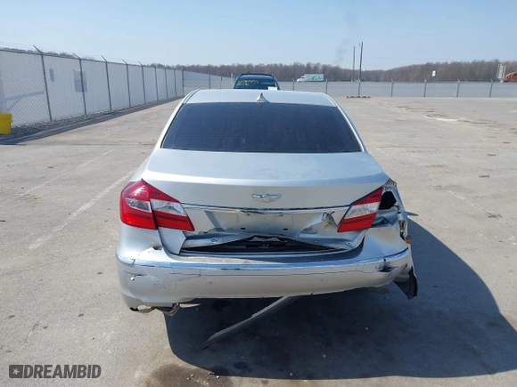 2013 Hyundai Genesis 5.0L R-Spec with VIN KMHGC4DH1DU233537, listed as a IAAI auction lot 41796310 with 170,220 mi miles. Bid and sale history available at carsss.com. Image 16.