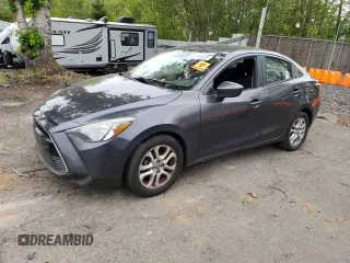 2016 Scion iA z VIN 3MYDLBZV4GY127533, wystawiony jako Copart lot #54408935 z przebiegiem 101 917 mil mil oraz Szkody całkowita. Historia ofert i sprzedaży dostępna na DreamBid. Obrazek 1.