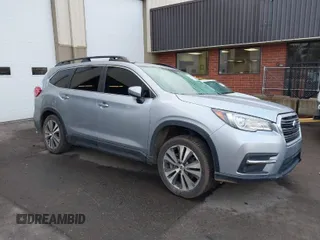 2021 Subaru Ascent Premium with VIN 4S4WMAHD5M3418405, listed as a IAAI auction lot 41680408 with 90,256 mi miles. Bid and sale history available at carsss.com. Image 1.