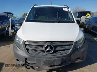 2016 Mercedes-Benz Metris Cargo z VIN WD3PG2EA1G3100067, wystawiony jako IAAI lot #41637257 z przebiegiem 571 601 mil mil oraz . Historia ofert i sprzedaży dostępna na DreamBid. Obrazek 12.