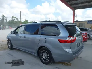 2018 Toyota Sienna XLE Auto Access Seat with VIN 5TDYZ3DC4JS941562, listed as a IAAI auction lot 41569858 with 76,439 mi miles. Bid and sale history available at carsss.com. Image 14.