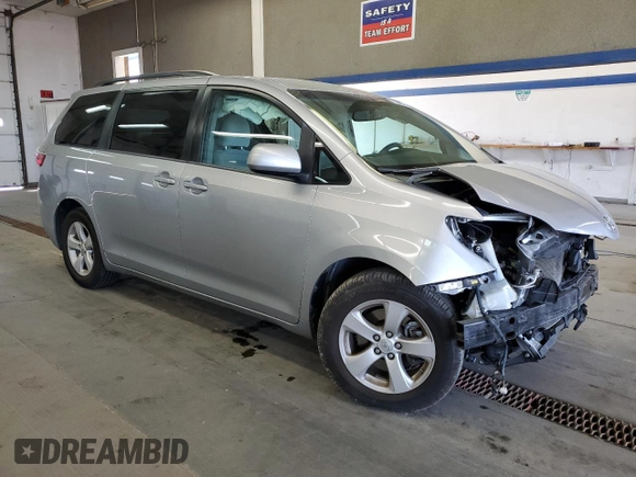 2015 Toyota Sienna LE AAS с VIN 5TDKK3DC1FS571821, выставлен на аукционе Copart как лот 57348545 с пробегом 120 014 миль миль и Списание • Salvage title. История ставок и продаж доступна на DreamBid. Изображение 4.