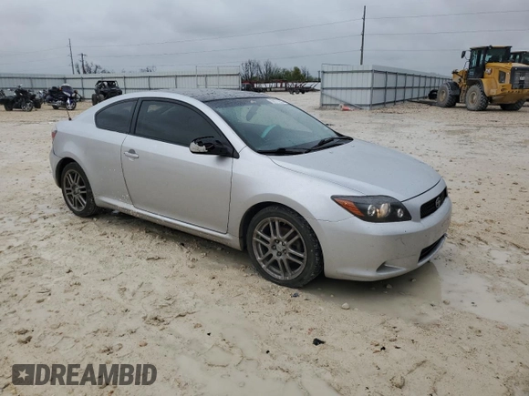 2010 Scion tC z VIN JTKDE3B75A0313196, wystawiony jako Copart lot #50971855 z przebiegiem 87 673 mil mil oraz Szkoda całkowita • Salvage title. Historia ofert i sprzedaży dostępna na DreamBid. Obrazek 4.