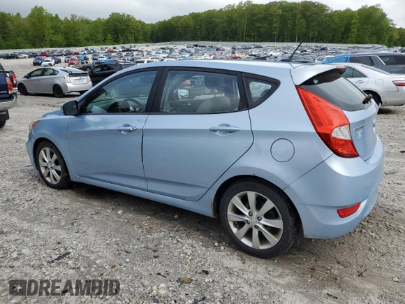 2012 Hyundai Accent SE z VIN KMHCU5AE2CU019537, wystawiony jako Copart lot #58089995 z przebiegiem 175 118 mil mil oraz Czysty tytuł • Clean title. Historia ofert i sprzedaży dostępna na DreamBid. Obrazek 2.