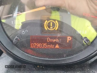2015 MINI Coupe z VIN WMWSX1C54FT508123, wystawiony jako IAAI lot #40974103 z przebiegiem 79 035 mil mil oraz . Historia ofert i sprzedaży dostępna na DreamBid. Obrazek 15.