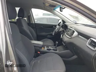 2016 Kia Sorento LX with VIN 5XYPG4A37GG020227, listed as a IAAI auction lot 41922573 with 265,155 mi miles. Bid and sale history available at carsss.com. Image 5.