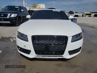 2009 Audi A5 z VIN WAUDK78T39A035073, wystawiony jako Copart lot #59006945 z przebiegiem 143 412 mil mil oraz Tytuł czysty. Historia ofert i sprzedaży dostępna na DreamBid. Obrazek 5.