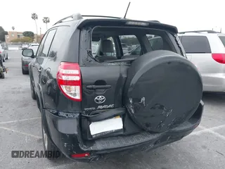 2009 Toyota RAV4 Ltd with VIN JTMZK31VX9D001644, listed as a IAAI auction lot 42030571 with 186,844 mi miles. Bid and sale history available at carsss.com. Image 3.