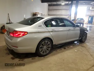 2019 BMW 5 Series 530e xDrive with VIN WBAJB1C56KB376153, listed as a Copart auction lot 58242585 with 67,638 mi miles and Salvage title. Bid and sale history available at DreamBid. Image 3.