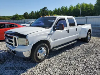 2006 Ford F-350 XL z VIN 1FTWW32P26EB78699, wystawiony jako Copart lot #57645085 z przebiegiem 280 871 mil mil oraz Szkoda całkowita • Salvage title. Historia ofert i sprzedaży dostępna na DreamBid. Obrazek 1.