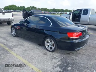 2008 BMW 3 Series 328i с VIN WBAWR33558P150694, выставлен на аукционе IAAI как лот 42838031 с пробегом 106 589 миль миль и . История ставок и продаж доступна на DreamBid. Изображение 3.