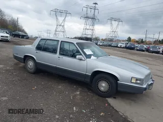 1989 Cadillac DeVille z VIN 1G6CD5159K4360262, wystawiony jako IAAI lot #40924468 z przebiegiem 92 802 mil mil oraz . Historia ofert i sprzedaży dostępna na DreamBid. Obrazek 1.