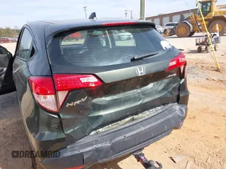 2018 Honda HR-V LX with VIN 3CZRU6H3XJG727005, listed as a IAAI auction lot 41810742 with 82,778 mi miles. Bid and sale history available at carsss.com. Image 17.