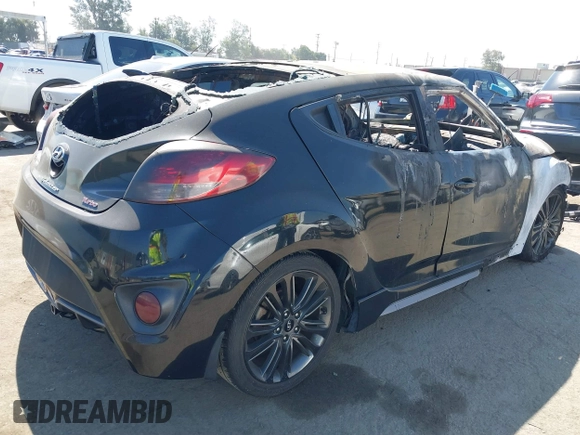 2016 Hyundai Veloster Turbo with VIN KMHTC6AE2GU291956, listed as a IAAI auction lot 40088117 with Not provided miles and . Bid and sale history available at DreamBid. Image 4.