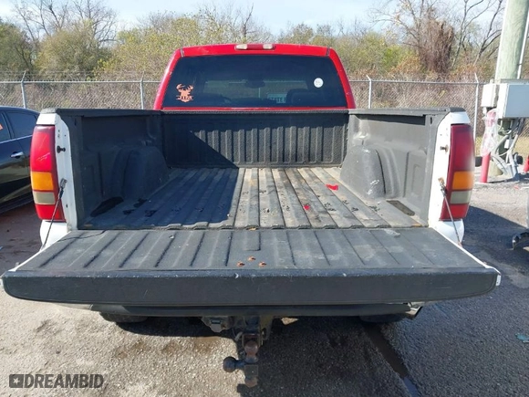 2003 Chevrolet Silverado 2500HD LS with VIN 1GCHK231X3F227601, listed as a IAAI auction lot 41295238 with 218,021 mi miles. Bid and sale history available at carsss.com. Image 8.