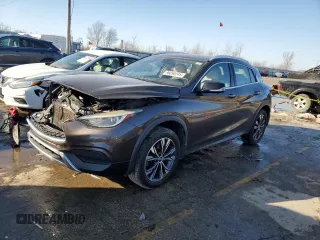 2019 Infiniti QX30 ESSENTIAL with VIN SJKCH5CR1KA011645, listed as a Copart auction lot 89090245 with 82,236 mi miles and Salvage Title. Bid and sale history available at carsss.com. Image 1.