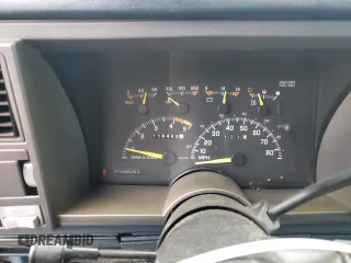 1994 Chevrolet Suburban z VIN 1GNFK16K4RJ348093, wystawiony jako Copart lot #87352784 z przebiegiem 118 442 mil mil oraz Nie do naprawy • Non repairable. Historia ofert i sprzedaży dostępna na DreamBid. Obrazek 9.