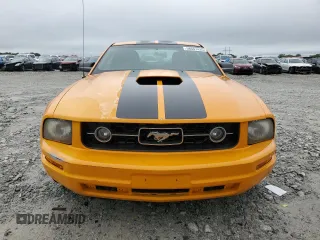2007 Ford Mustang Deluxe z VIN 1ZVFT80N675218322, wystawiony jako Copart lot #58667435 z przebiegiem 159 320 mil mil oraz Czysty tytuł • Clean title. Historia ofert i sprzedaży dostępna na DreamBid. Obrazek 5.