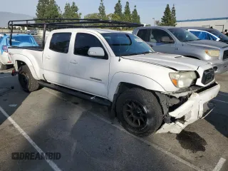 2015 Toyota Tacoma PreRunner with VIN 3TMKU4HN4FM045050, listed as a Copart auction lot 86376684 with 151,582 mi miles and Salvage title. Bid and sale history available at DreamBid. Image 4.