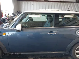 2009 MINI Hardtop with VIN WMWMF33599TU73901, listed as a IAAI auction lot 42149005 with 73,716 mi miles and . Bid and sale history available at DreamBid. Image 15.
