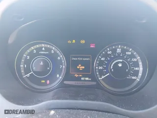 2016 Hyundai Azera Limited with VIN KMHFH4JG4GA508154, listed as a IAAI auction lot 41585151 with 83,186 mi miles. Bid and sale history available at carsss.com. Image 7.