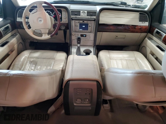 2003 Lincoln Navigator Luxury z VIN 5LMFU28RX3LJ26844, wystawiony jako Copart lot #56039125 z przebiegiem 134 224 mil mil oraz Nie do naprawy • Non repairable. Historia ofert i sprzedaży dostępna na DreamBid. Obrazek 8.