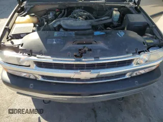 2002 Chevrolet Suburban LS with VIN 3GNFK16Z32G219170, listed as a Copart auction lot 73681914 with 200,759 mi miles and Salvage Title. Bid and sale history available at carsss.com. Image 12.