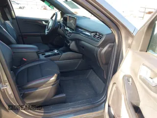 2024 Ford Escape ST-Line with VIN 1FMCU0MN1RUA41682, listed as a IAAI auction lot 41958924 with 19,529 mi miles and . Bid and sale history available at DreamBid. Image 5.