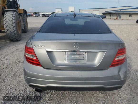 2012 Mercedes-Benz C 250 с VIN WDDGJ4HB3CF739542, выставлен на аукционе Copart как лот 62375505 с пробегом 139 214 миль миль и Списание • Salvage title. История ставок и продаж доступна на DreamBid. Изображение 6.