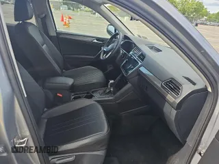 2024 Volkswagen Tiguan SE с VIN 3VV3B7AX6RM085904, выставлен на аукционе IAAI как лот 42852870 с пробегом 27 302 миль миль и . История ставок и продаж доступна на DreamBid. Изображение 18.