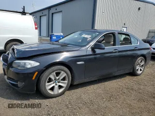 2013 BMW 5 Series 528i xDrive z VIN WBAXH5C54DD108953, wystawiony jako Copart lot #60617325 z przebiegiem 216 120 mil mil oraz Szkoda całkowita • Salvage title. Historia ofert i sprzedaży dostępna na DreamBid. Obrazek 1.