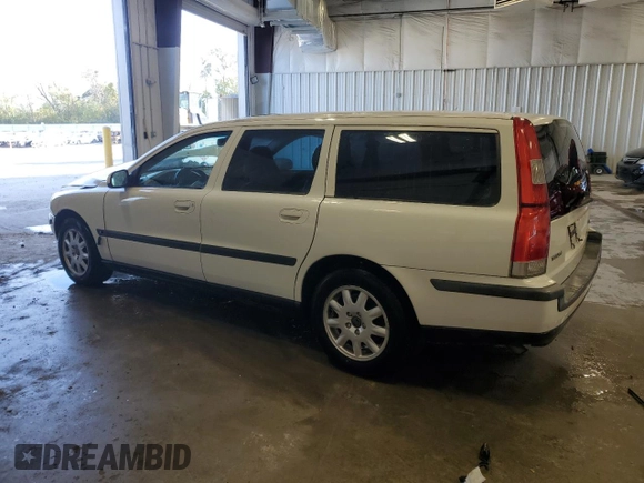 2001 Volvo V70 with VIN YV1SW61R112091223, listed as a Copart auction lot 73763734 with 0 mi miles and Non Repairable. Bid and sale history available at carsss.com. Image 2.