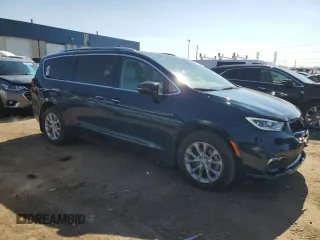 2021 Chrysler Pacifica Touring L with VIN 2C4RC3BG6MR591750, listed as a Copart auction lot 50486005 with 16,834 mi miles and Clean title. Bid and sale history available at DreamBid. Image 4.