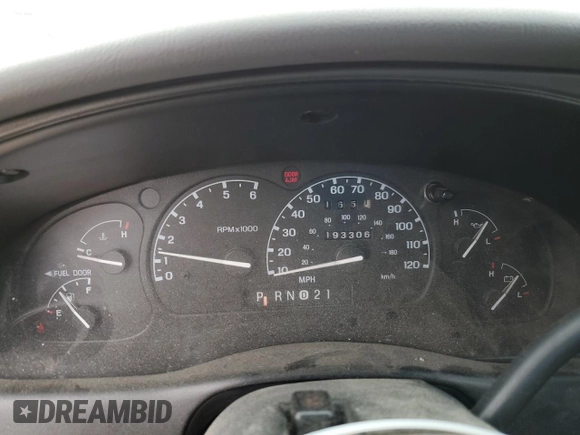 2000 Ford Explorer XLT with VIN 1FMZU73E1YZC42780, listed as a Copart auction lot 50000725 with 193,306 mi miles and Salvage Title. Bid and sale history available at DreamBid. Image 9.