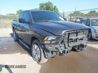 2016 Ram 1500 Big Horn z VIN 1C6RR6GT6GS383013, wystawiony jako IAAI lot #42098717 z przebiegiem 106 858 mil mil oraz . Historia ofert i sprzedaży dostępna na DreamBid. Obrazek 1.